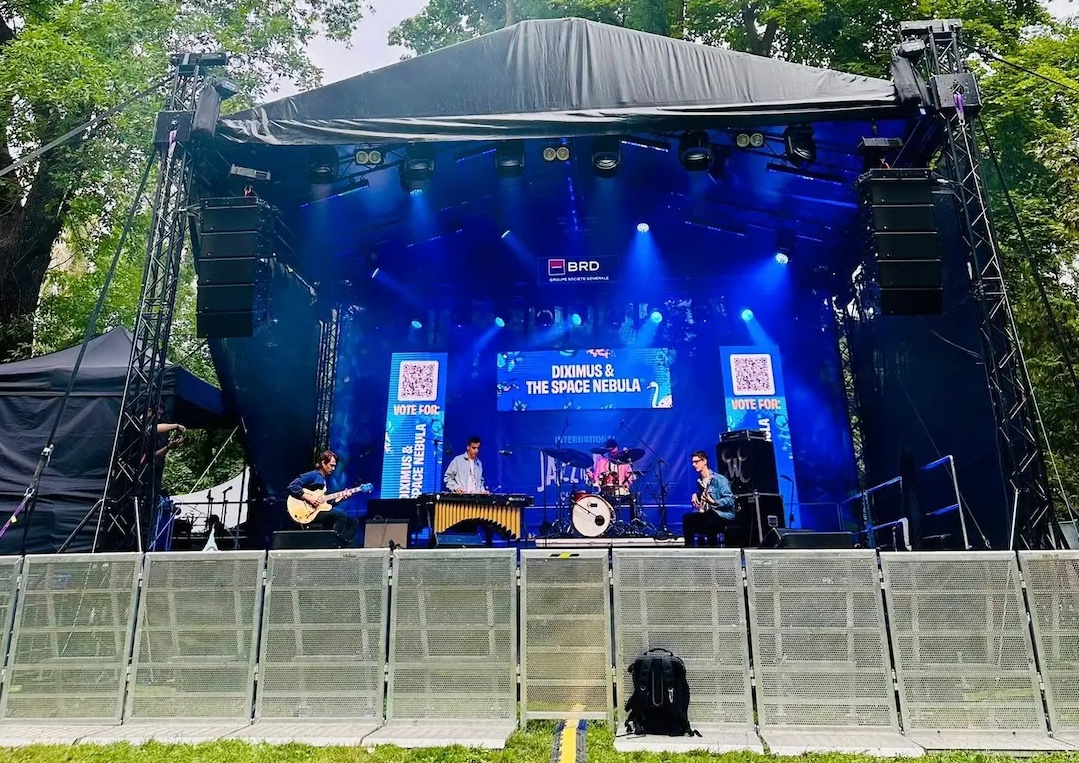 Scenă 8x6m pentru evenimente corporate și concerte